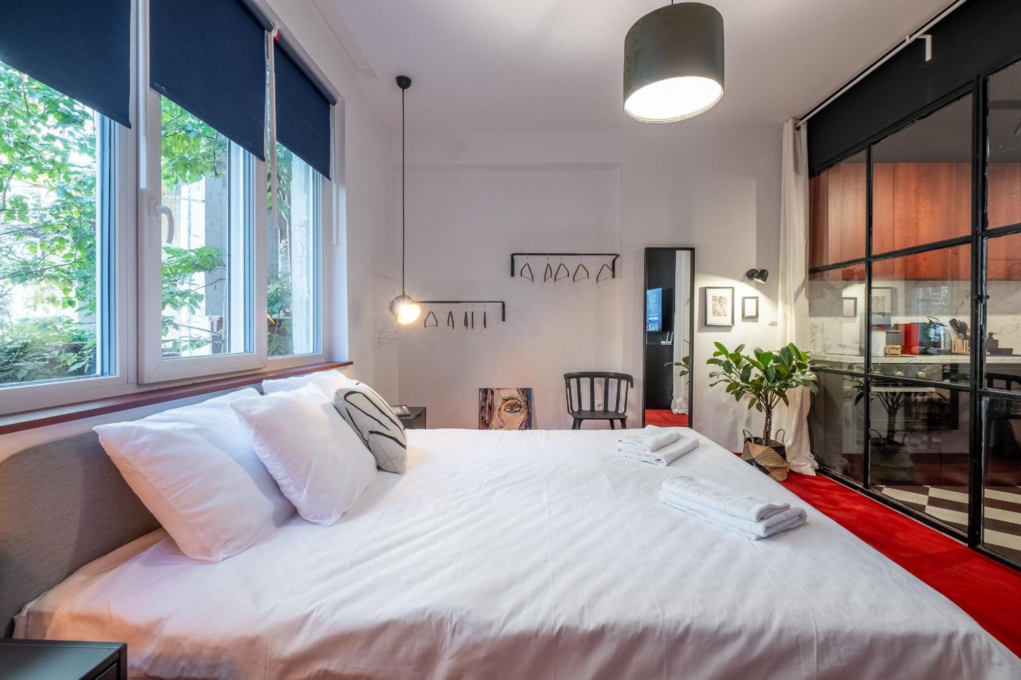Central Art-Inspired Flat With Private Garage Sofia Exterior photo